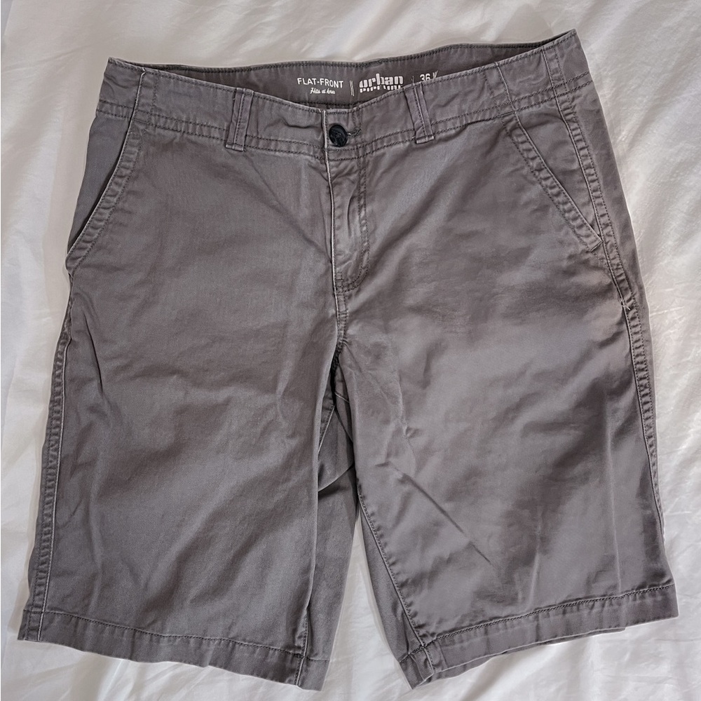 Urban Pipeline Men's Gray Flat-Front Shorts
